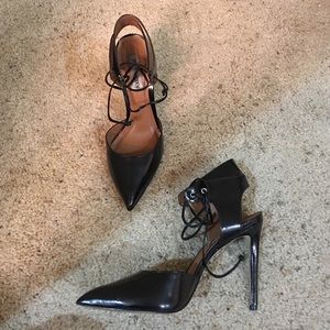 Pointy toe black heels