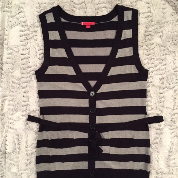 BUTTON UP BLACK AND GRAY STRIPE SWEATER