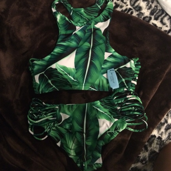 Brand new Cupshe bikini (never worn before)