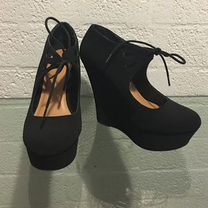 Black wedge heels