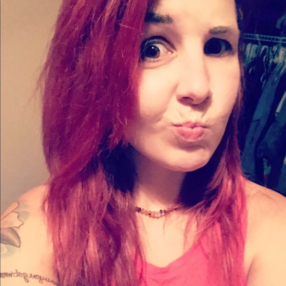 Meet your Posher, Sara - Picture 2 of 2