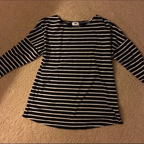 Old navy maternity 3/4 sleeve top, EUC
