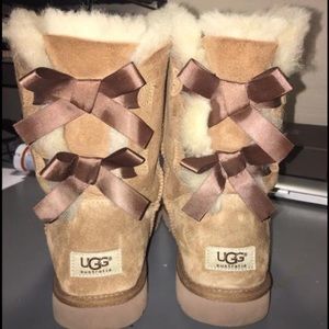 NEW Bailey bow uggs
