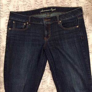 AE BOYFRIEND JEANS