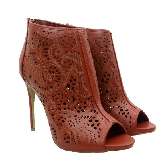 Liliana Shoes - ✨HP✨ LILIANA - Laser Cut Peep Toe Pumps/Booties