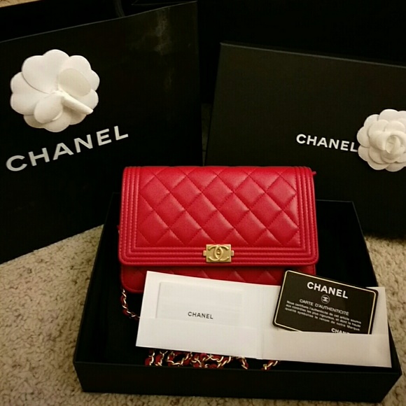 red chanel boy bag