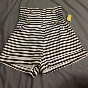 Stripped Shorts