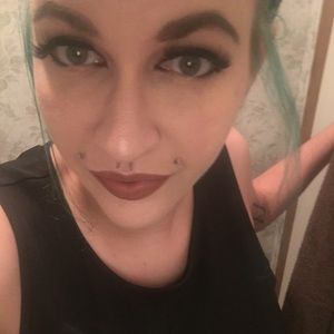 Meet your Posher, Amber