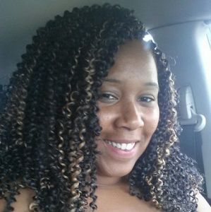 Meet your Posher, Kayla