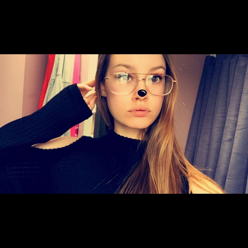 Meet your Posher, Niaomi