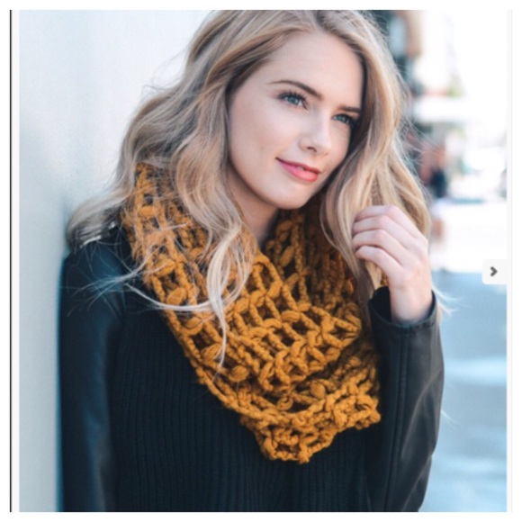 Mustard net knit infinity scarf - Picture 2 of 2