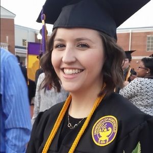 Meet your Posher, Amanda