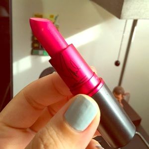 Viva Glam Miley Cyrus Lipstick (NEW)