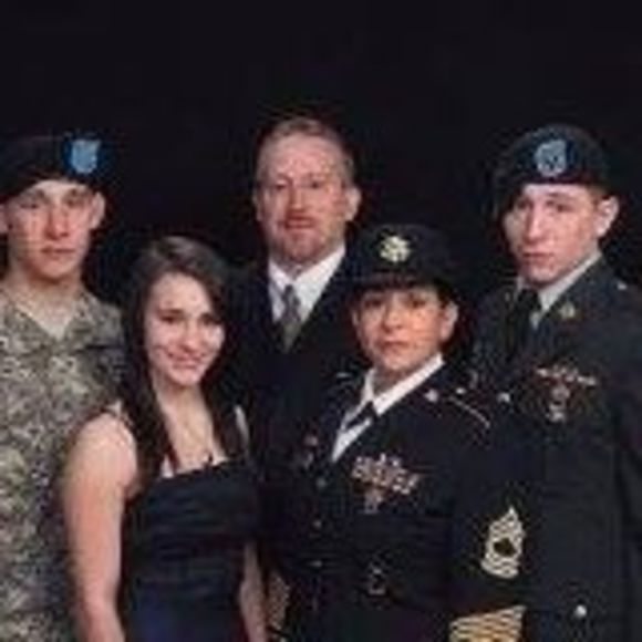 Meet your Posher, Vita