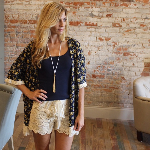 Navy floral fringe kimono - Picture 3 of 4