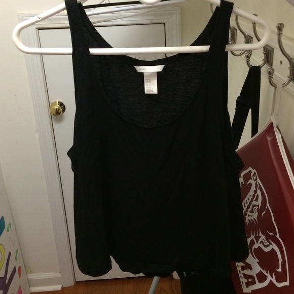 Black cropped loose tank top