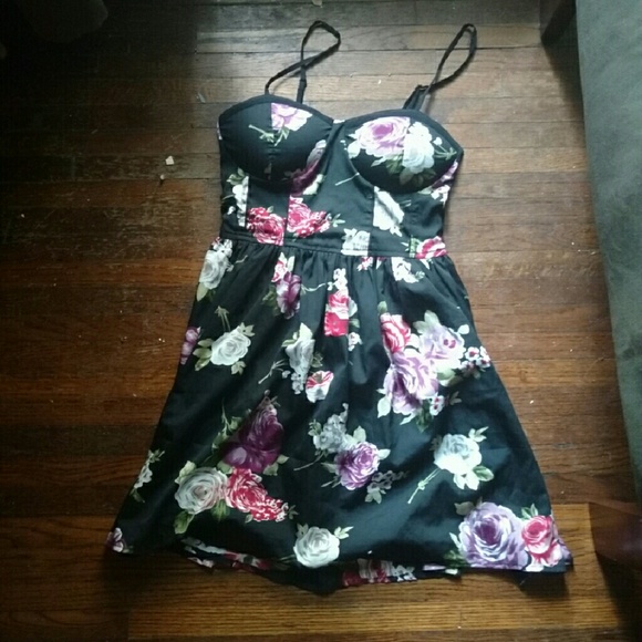 Band of Gypsies Dresses & Skirts - Back floral bustier A line dress