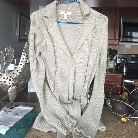 Sweater with belt