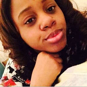 Meet your Posher, Emani