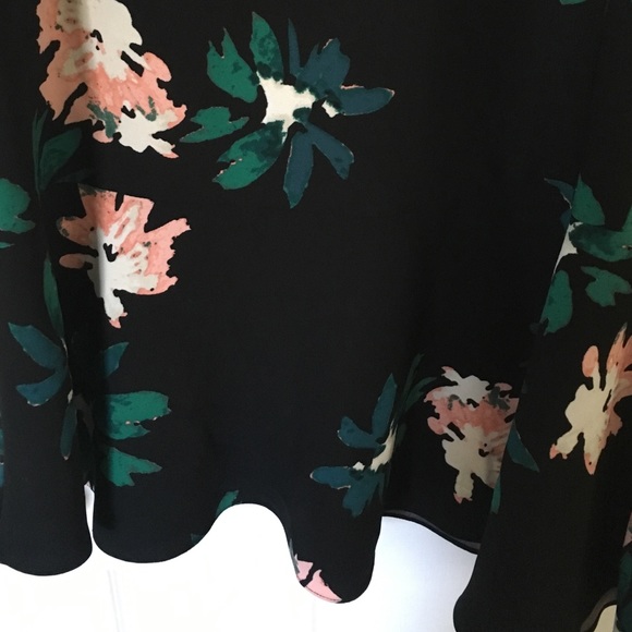 Flowy drop waist dress - Picture 2 of 3
