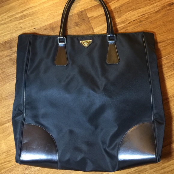 Prada Handbags - Authentic Prada bag!