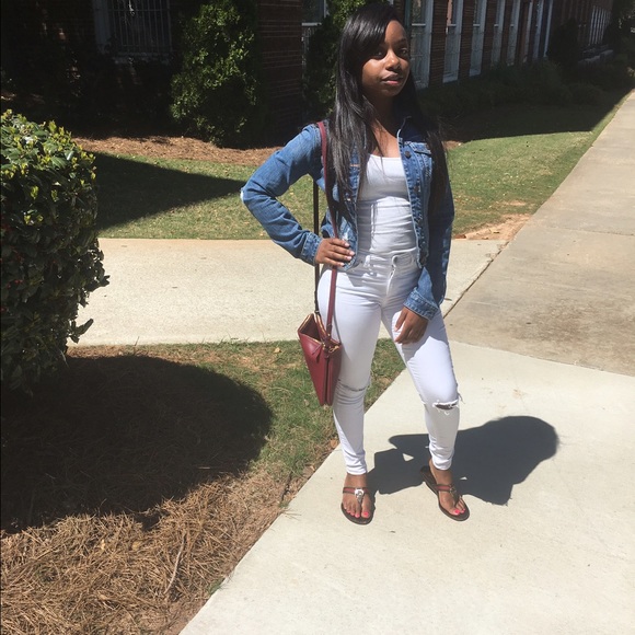 Meet your Posher, Enyia