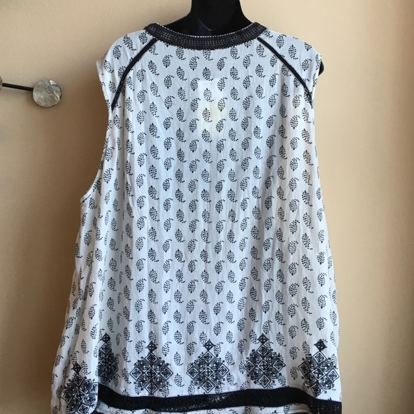 ❌sold❌Lucky brand embroidered top - Picture 4 of 4