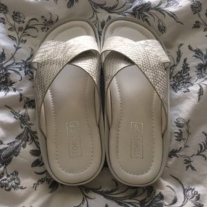 Topshop Shoes - WHITE SNAKE PRINT SLIDES Topshop Shoes - WHITE SNAKE PRINT SLIDES