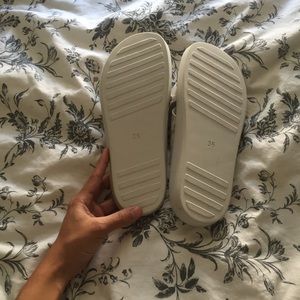 Topshop Shoes - WHITE SNAKE PRINT SLIDES Topshop Shoes - WHITE SNAKE PRINT SLIDES