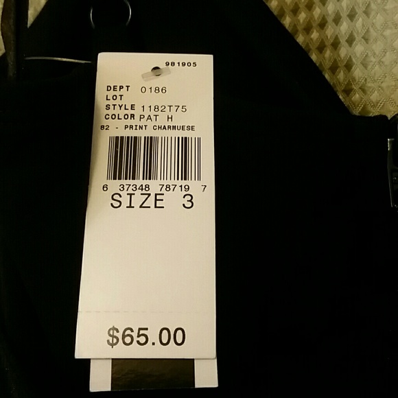 Dress - Picture 3 of 3