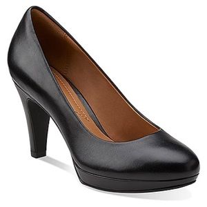 Clarks Brier Dolly Pumps Size 9