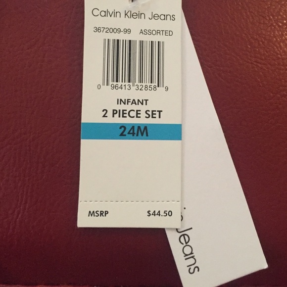 Boys 2 piece set - Picture 3 of 3