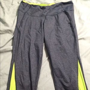 Capri workout leggings