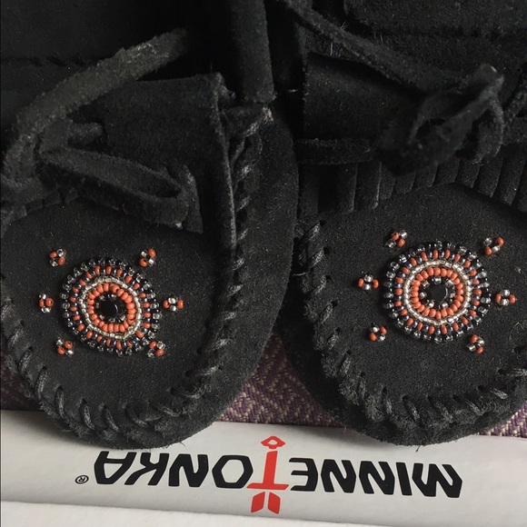 Minnetonka size 10 beaded flats - Picture 1 of 3