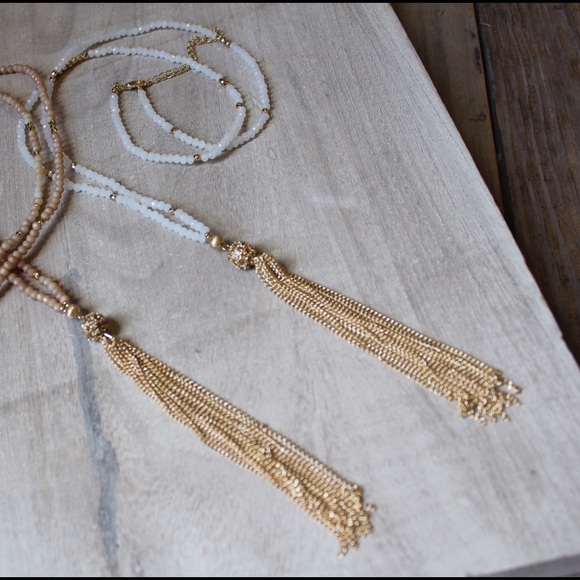 Jewelry - White beaded tassel necklace