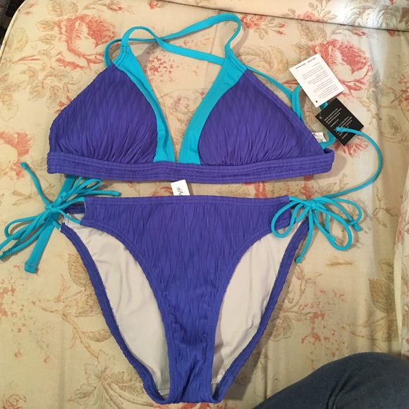 Two piece - Picture 3 of 3
