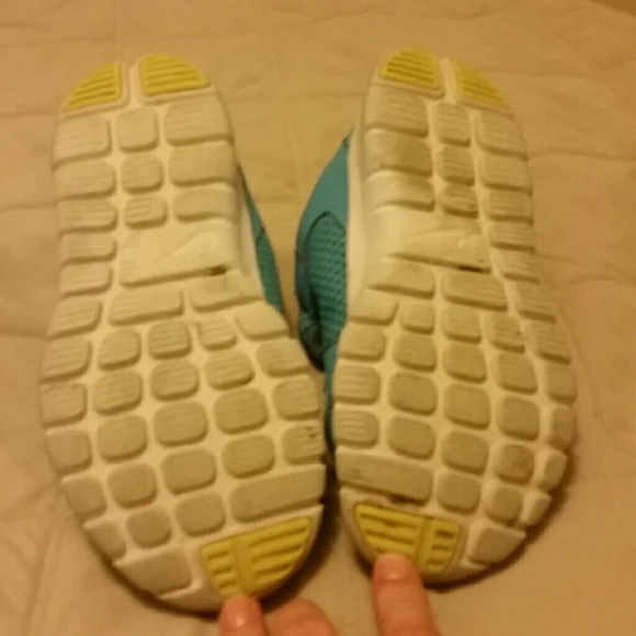 Shoes - Picture 2 of 3