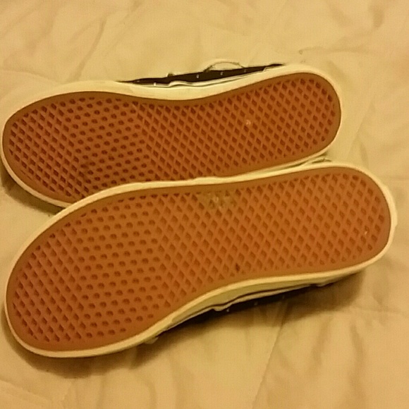 Shoes - Picture 2 of 3