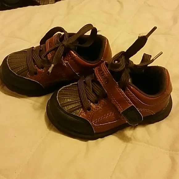 Shoes - Picture 2 of 4