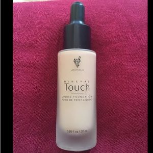 Younique Mineral Touch Foundation
