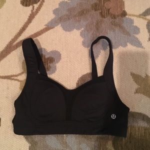 Lululemon "Tata tamer" size 32C