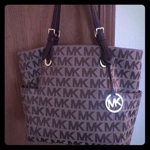 Michael Kors Jet Set Tote
