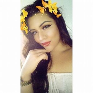 Meet your Posher, Estefania