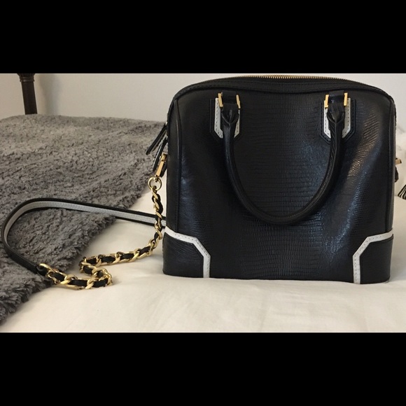 Price dropped on this Alice + Olivia Olivia bag!