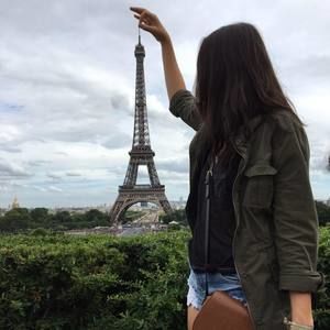 Meet your Posher, Alexis