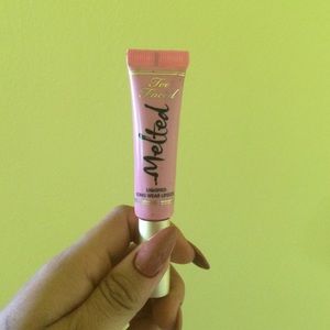 Too faced melted lipstick in Peony