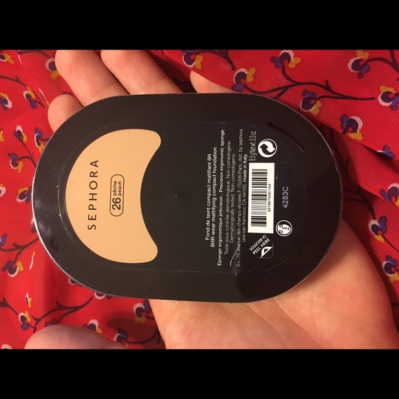 New Sephora Mattifying Compact Foundation 26 Peach