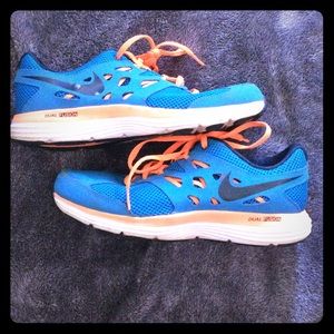 Nike dual fusions boys size 7