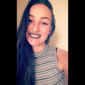 Meet your Posher, Arielle