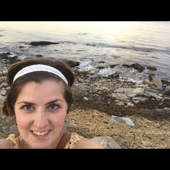 Meet your Posher, Monica